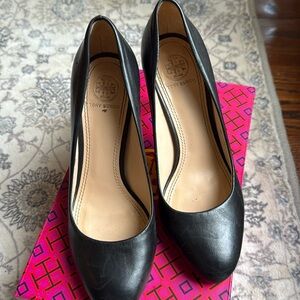 Tory Burch pumps size 6 GUC